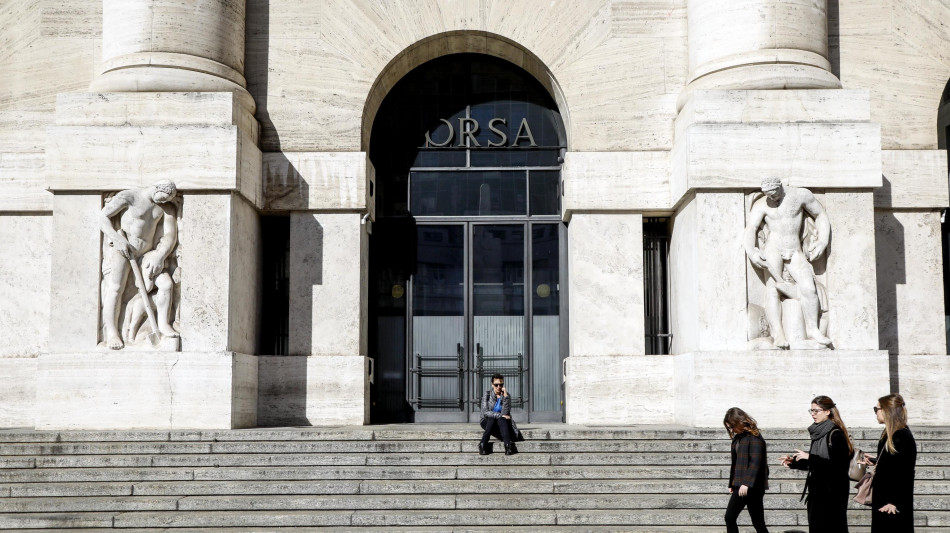 Borsa: Milano chiude in rialzo (+0,76%)