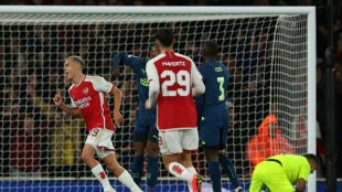 Arsenal crush PSV on perfect Champions League return
