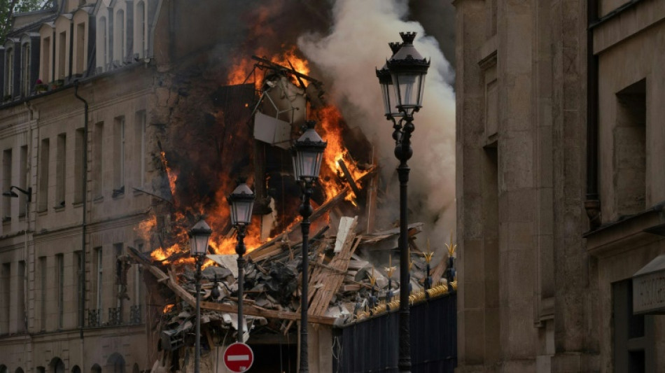 Immeuble effondr&eacute; rue Saint-Jacques &agrave; Paris: d&eacute;c&egrave;s d'une deuxi&egrave;me victime