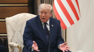 Trump afirma que est&aacute; 'muito irritado' com a Otan e distrubui cr&iacute;ticas