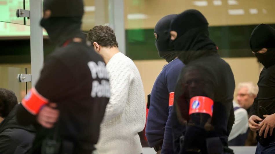 Proc&egrave;s des attentats de Bruxelles: un accus&eacute; se plaint d'avoir &eacute;t&eacute; "violent&eacute;" par la police