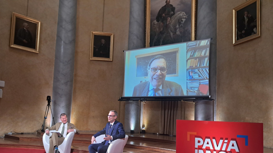 Premio Golgi a Giorgio Parisi, 'accostatevi all'Ai con spirito critico'