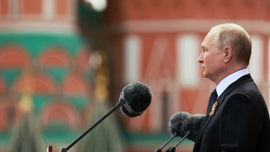 Ukraine: la Russie se d&eacute;fend, affirme Poutine, c&eacute;l&eacute;brant la d&eacute;faite nazie de 1945