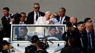 Portugal: le pape en visite &eacute;clair &agrave; Fatima devant 200.000 fid&egrave;les