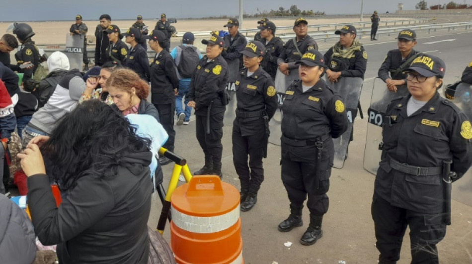 Venezuela pede 'garantias' para enviar avi&otilde;es para migrantes retidos entre Chile e Peru