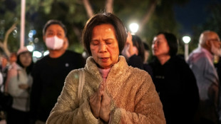 Hong Kong inicia tres días de duelo tras incendio que deja al menos 128 muertos