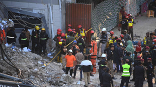 Salgono a 60 i morti nel rogo in un centro commerciale in Pakistan