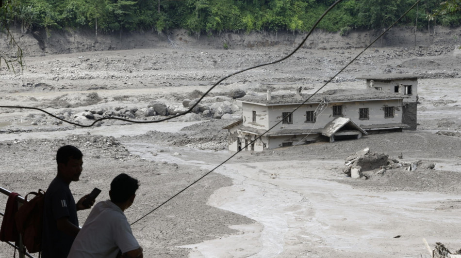 Polizia Nepal, 'recuperati 157 corpi dalle zone colpite dall'alluvione'