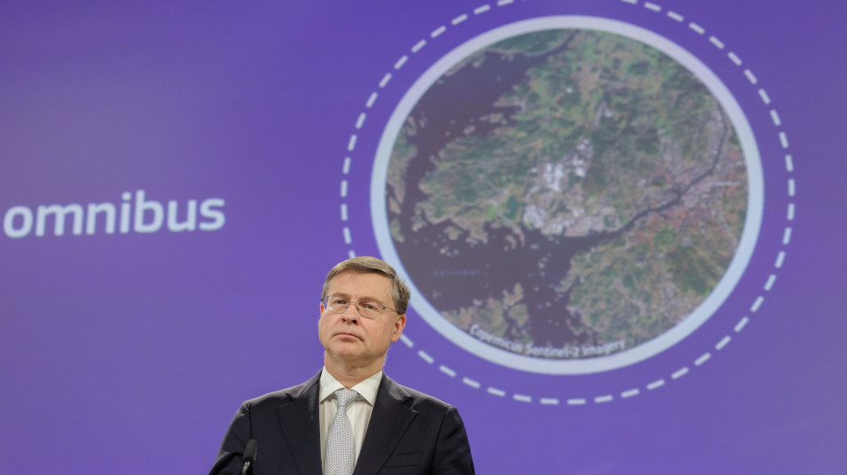 Dombrovskis, sanzioni sine die alla Russia aiutano la discussione sul prestito a Kiev