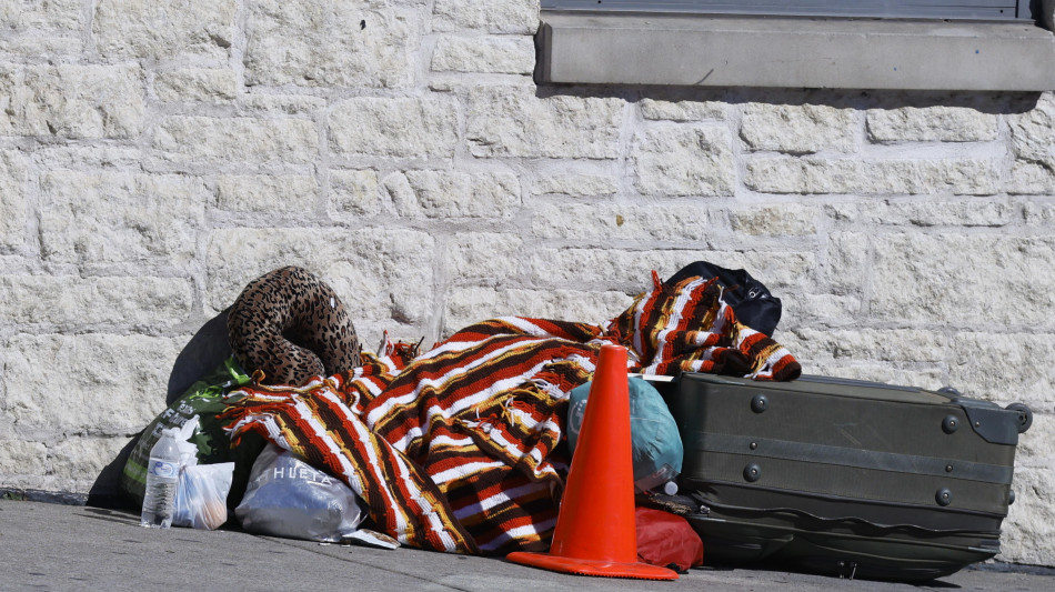 La povert&agrave; supera l'inflazione tra le paure degli argentini