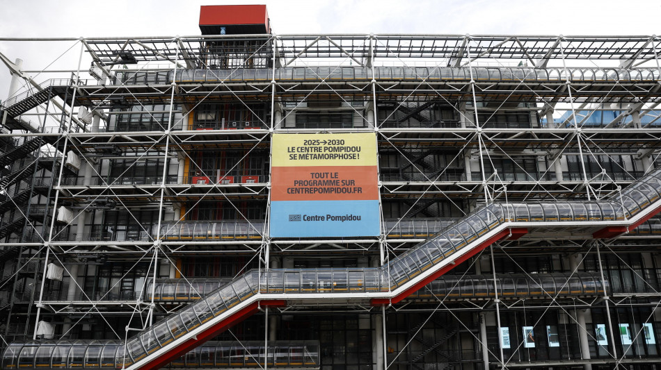 Telecamera nel bagno delle donne, il Centre Pompidou di Parigi sporge denuncia