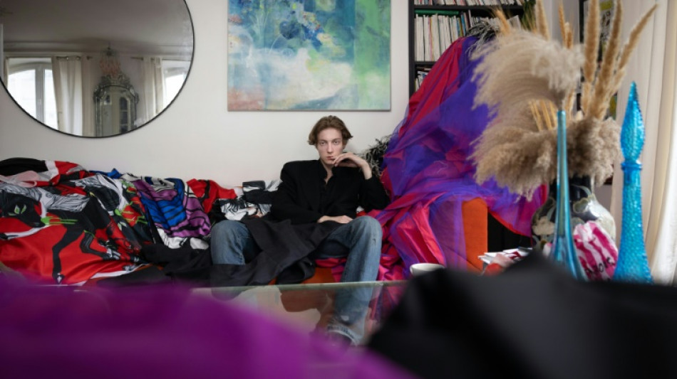 Le vestiaire surr&eacute;aliste de Schiaparelli lance la haute couture &agrave; Paris