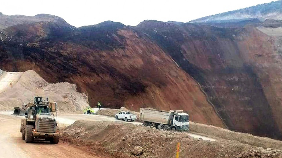 Al menos nueve personas atrapadas en una mina en Turqu&iacute;a por un deslizamiento de tierra