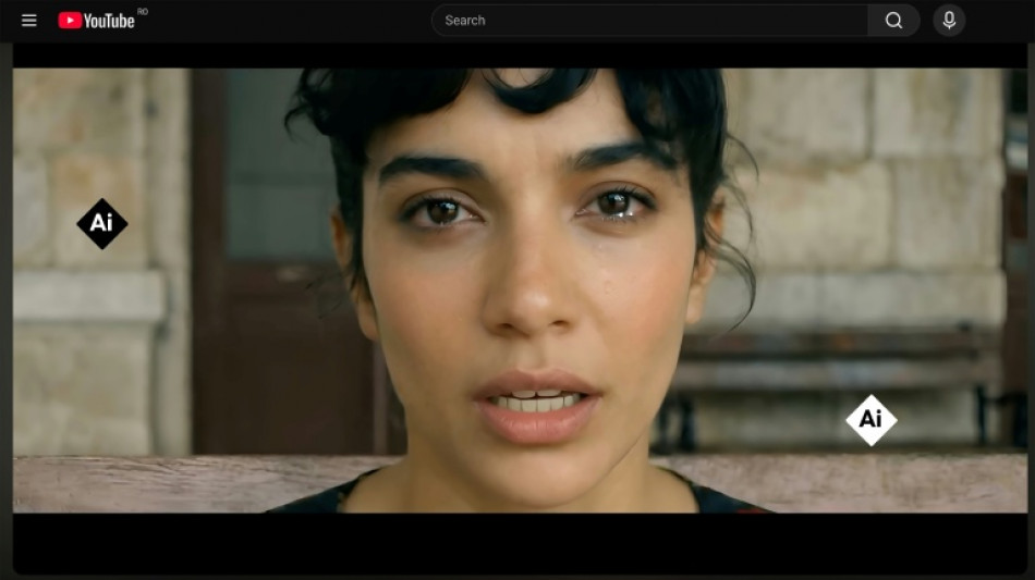 En Roumanie, le succ&egrave;s de Lolita, chanteuse virtuelle, incarnation pour certains du racisme anti-rom