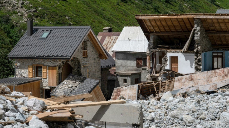 Spectacle de d&eacute;solation &agrave; La B&eacute;rarde, hameau alpin d&eacute;vast&eacute;e par les crues