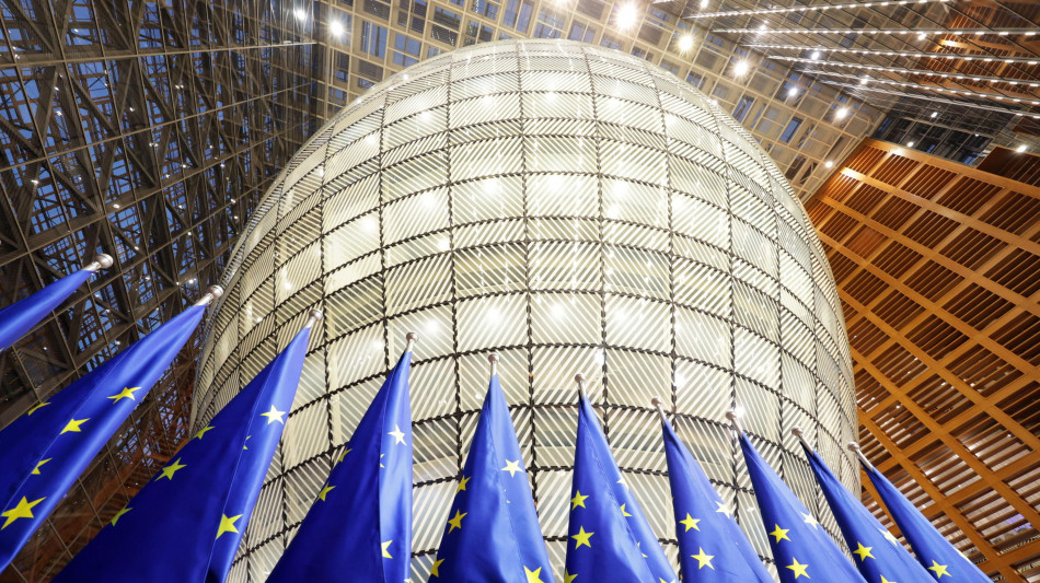 Eurocamera, la ratifica dell'intesa Ue-Usa sui dazi resta congelata