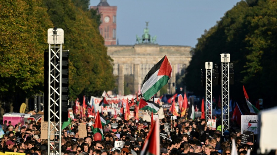 Zehntausende Menschen demonstrieren in Berlin f&uuml;r Ende des Gaza-Krieges