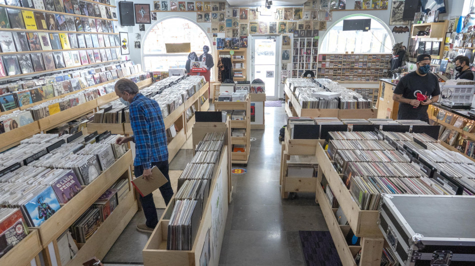 Nel primo semestre 2026 +7.3% per il mercato italiano della musica, boom del vinile