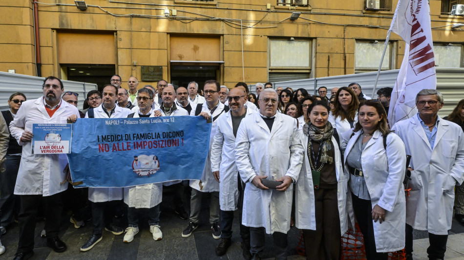 Medici di famiglia, in Lombardia il 10% contrari a obbligo turni in case comunit&agrave;
