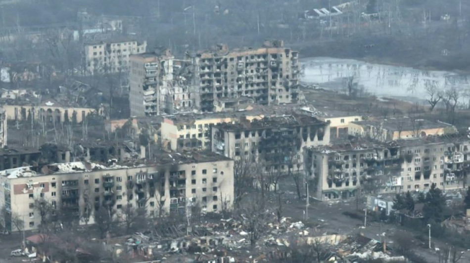 Ukraine: Bakhmout "pratiquement encercl&eacute;e", selon Wagner