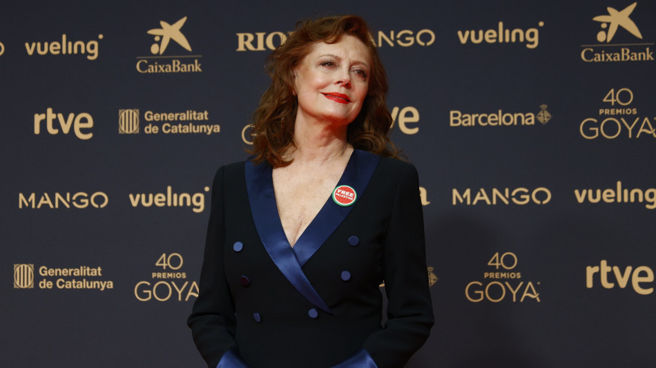 Spille 'Free Palestine' sul red carpet premi Goya del cinema a Barcellona