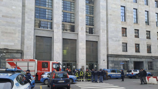 Allarme bomba al Palagiustizia di Milano, controlli in corso