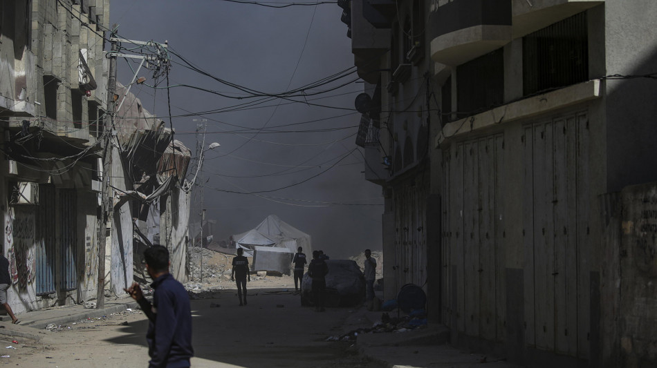 Al Jazeera, 33 palestinesi uccisi a Gaza dall'alba