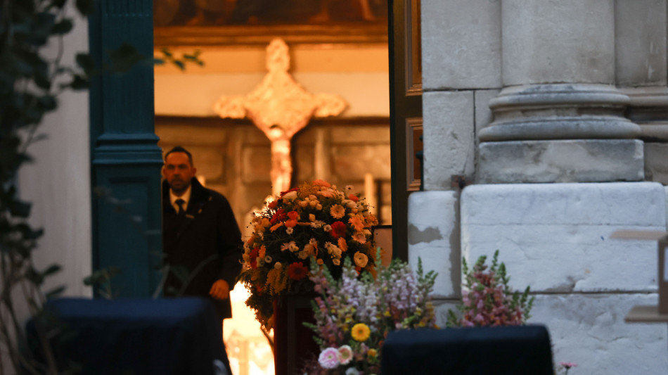 Cominciati funerali Bardot, salma dell'attrice accolta dal figlio