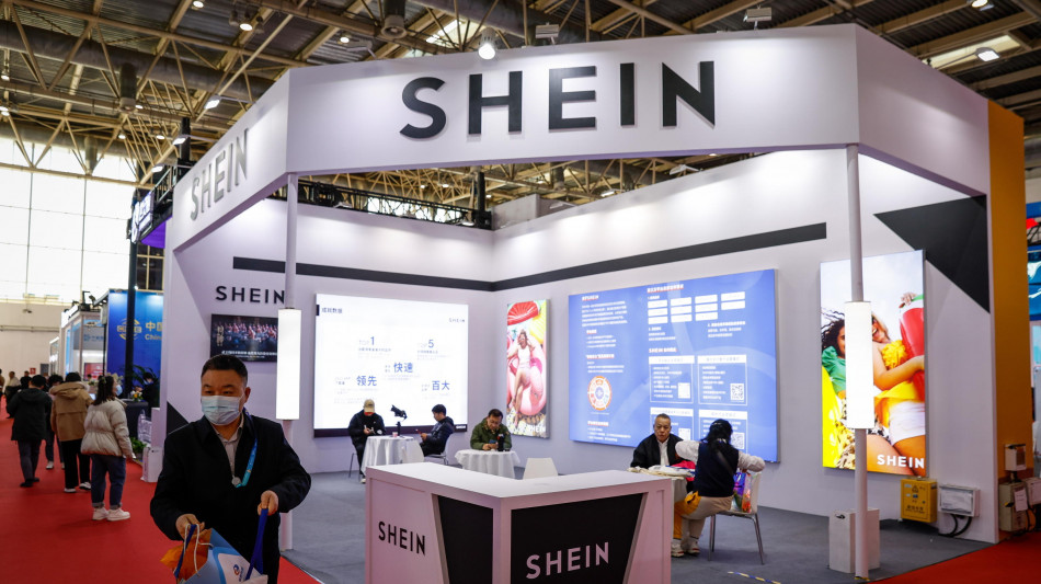 Parigi contro negozi del gruppo di 'ultra fast fashion' Shein